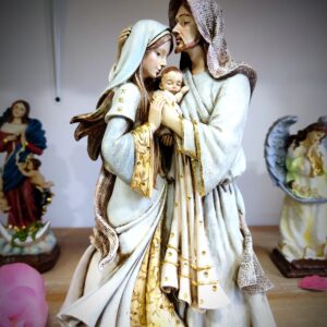 Sagrada Familia - Beso a María